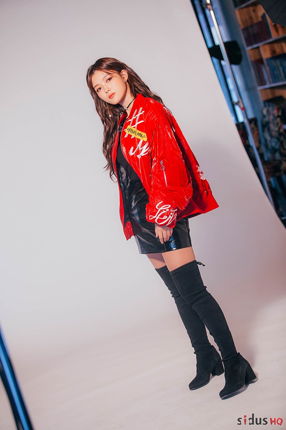 Kim Yoo Jung “lột xác” cá tính trong bộ ảnh quảng cáo mới