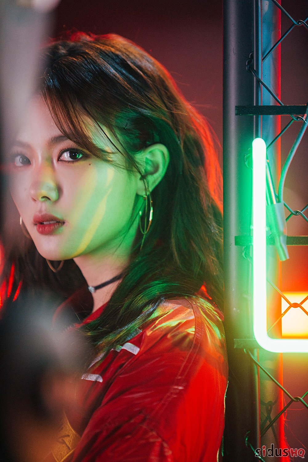 Kim Yoo Jung “lột xác” cá tính trong bộ ảnh quảng cáo mới