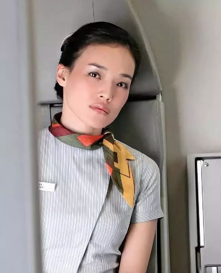 Dương Mịch, Lý Thấm và dàn tiếp viên hàng không vạn người mê của Cbiz