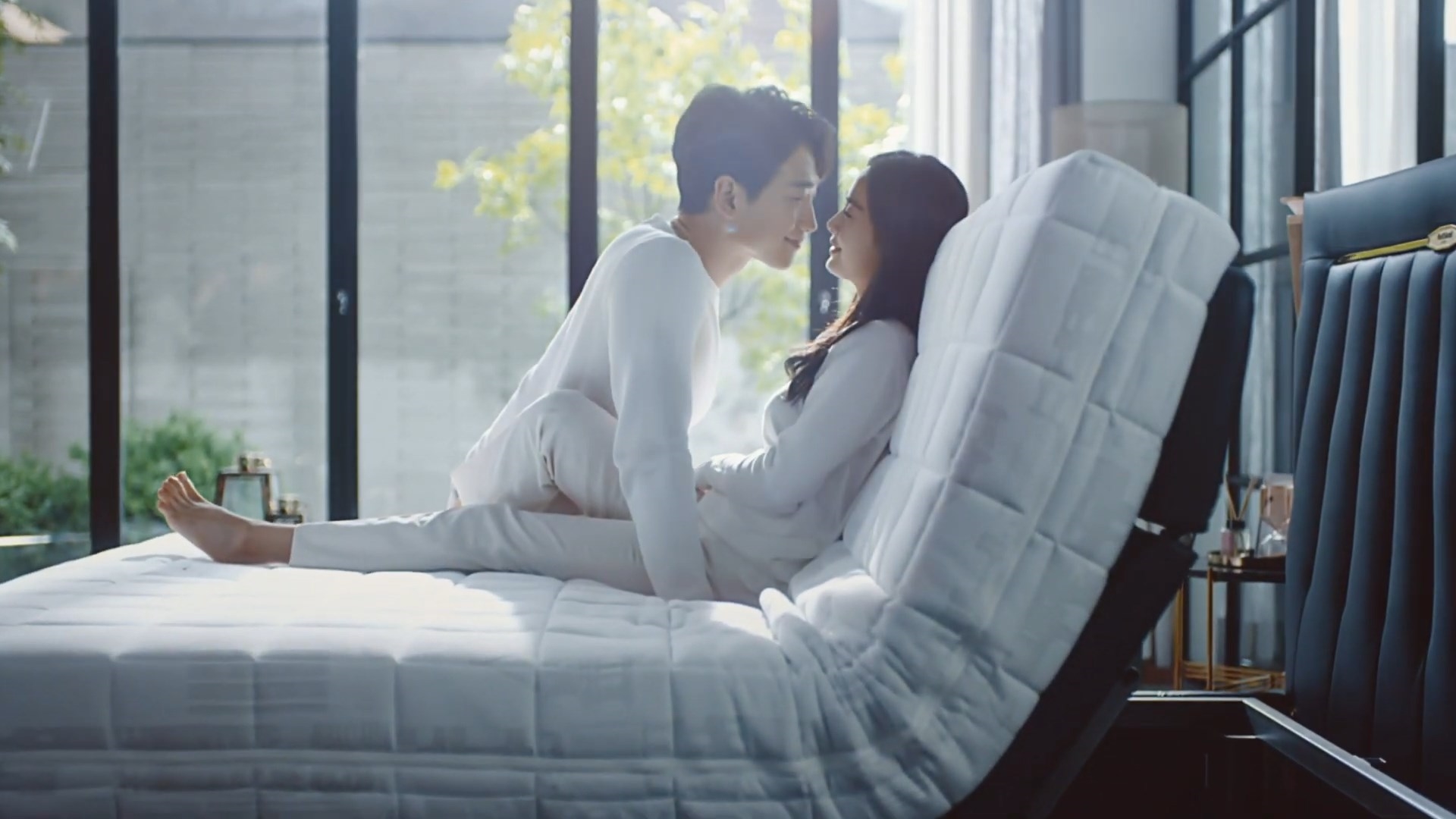 Bi Rain - Kim Tae Hee lần đầu đóng chung quảng cáo hậu kết hôn