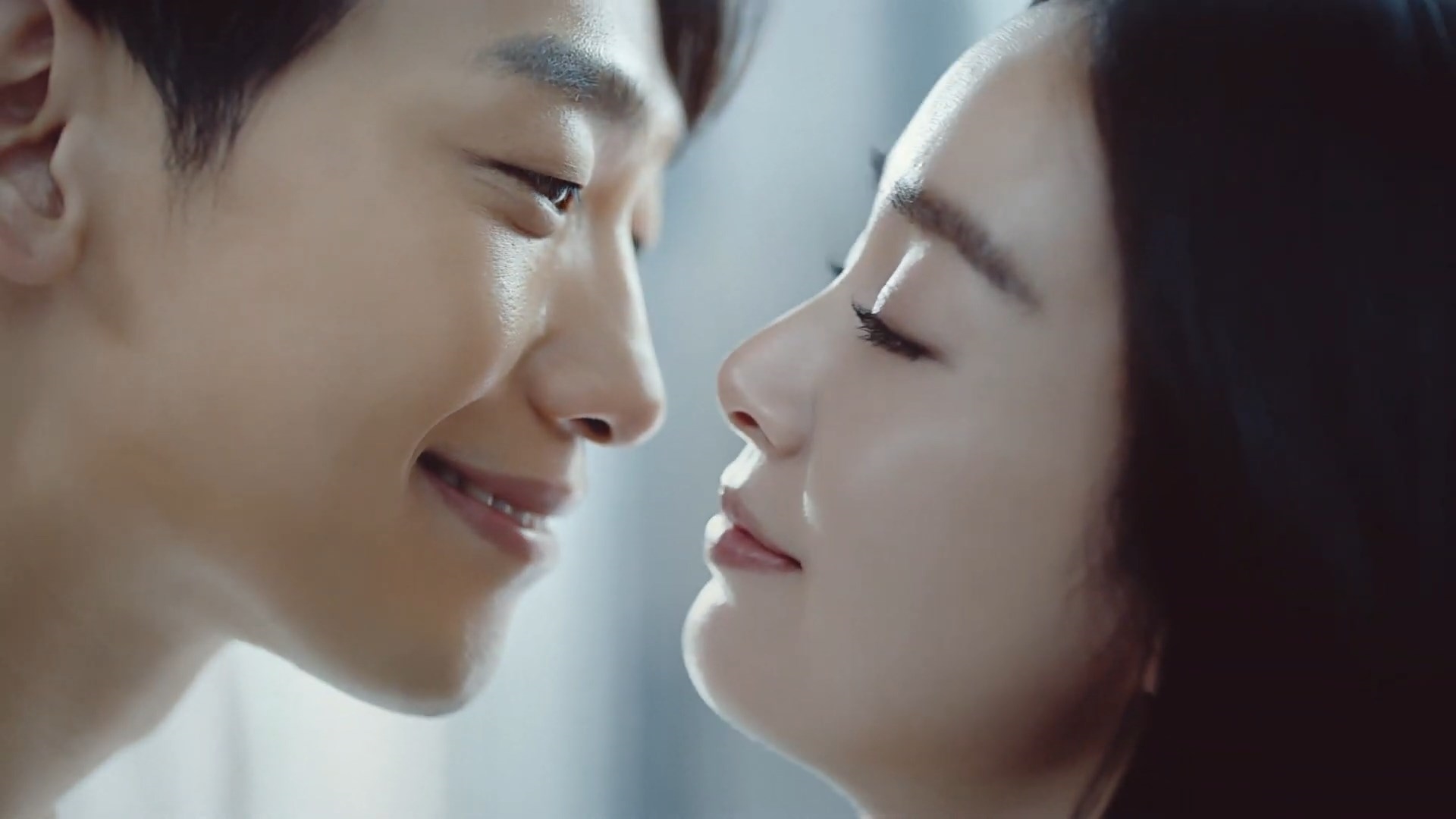 Bi Rain - Kim Tae Hee lần đầu đóng chung quảng cáo hậu kết hôn