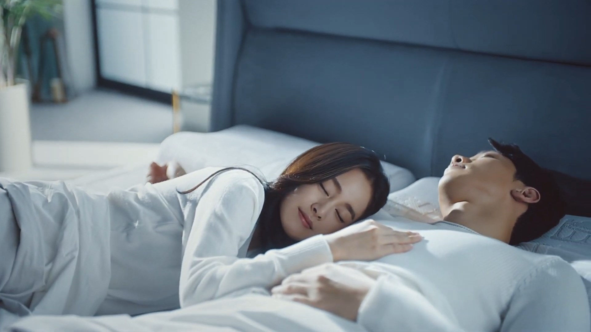 Bi Rain - Kim Tae Hee lần đầu đóng chung quảng cáo hậu kết hôn