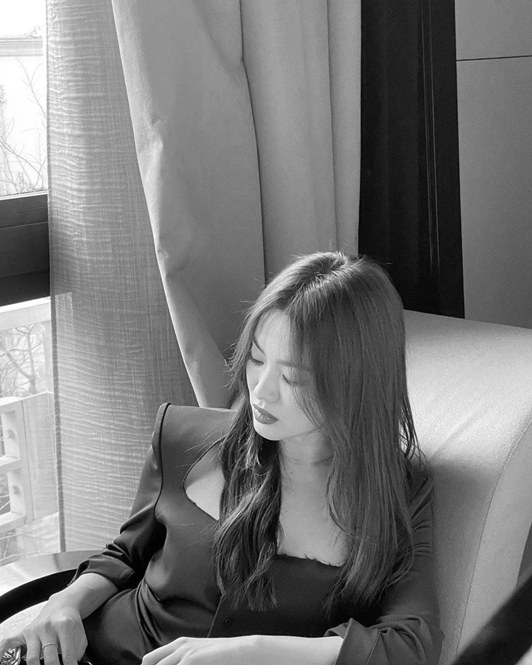 Song Hye Kyo đẹp trang chảnh dự sự kiện thời trang quốc tế
