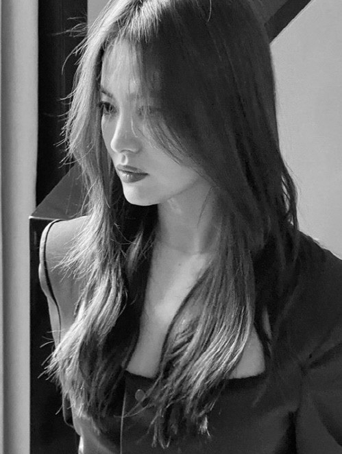 Song Hye Kyo đẹp trang chảnh dự sự kiện thời trang quốc tế