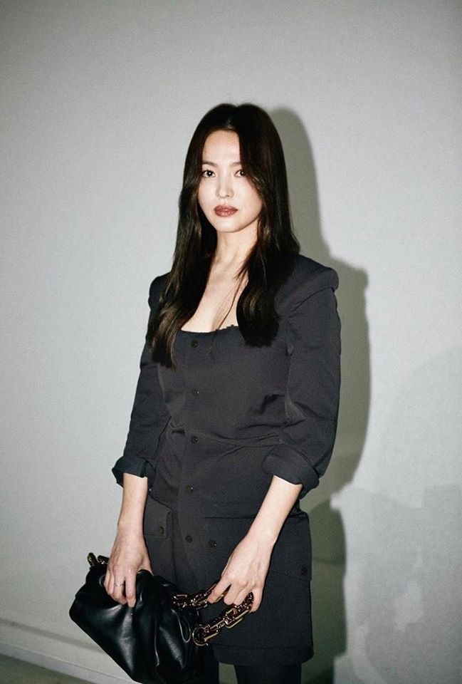 Song Hye Kyo đẹp trang chảnh dự sự kiện thời trang quốc tế