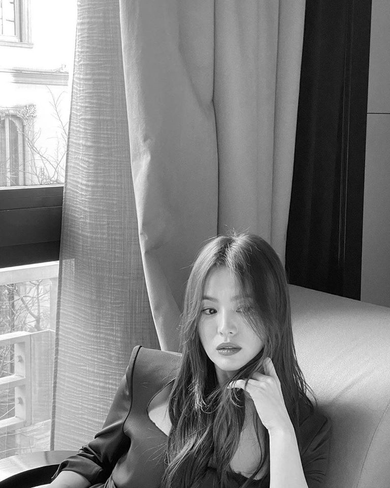 Song Hye Kyo đẹp trang chảnh dự sự kiện thời trang quốc tế