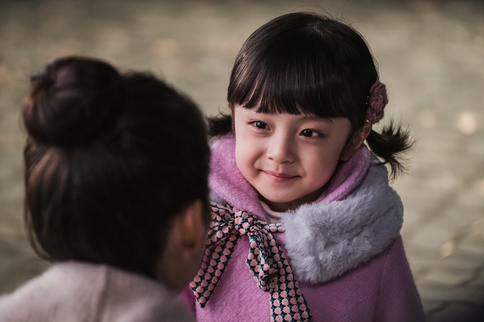 Khán giả thích thú với sao nhí đóng con Kim Tae Hee trong drama mới