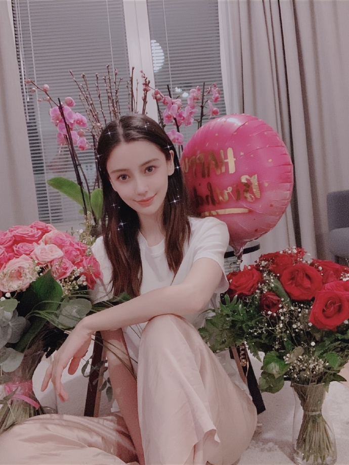 AngelaBaby khoe nhan sắc thiếu nữ trong tiệc sinh nhật 31 tuổi