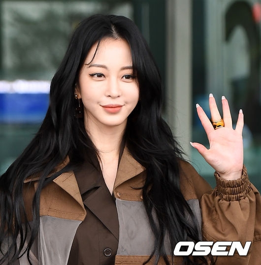 Han Ye Seul phủ nhận nhiễm corona sau khi trở về từ Italia