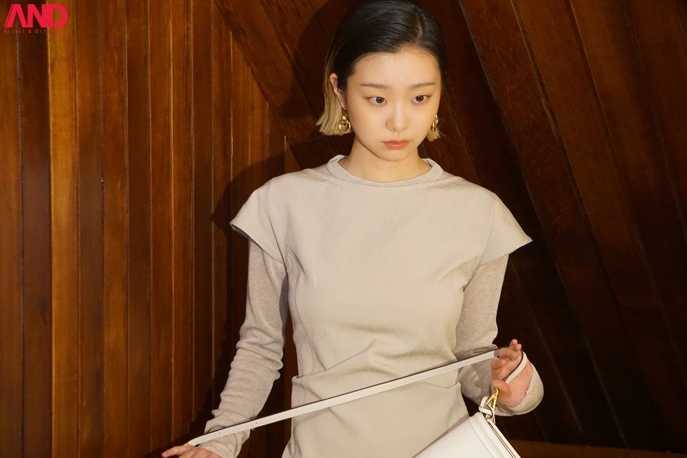Nữ chính “Itaewon Class” Kim Da Mi vừa xinh vừa ngầu trong bộ ảnh mới