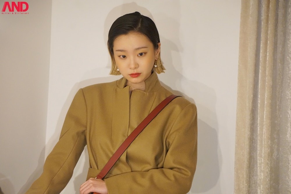 Nữ chính “Itaewon Class” Kim Da Mi vừa xinh vừa ngầu trong bộ ảnh mới