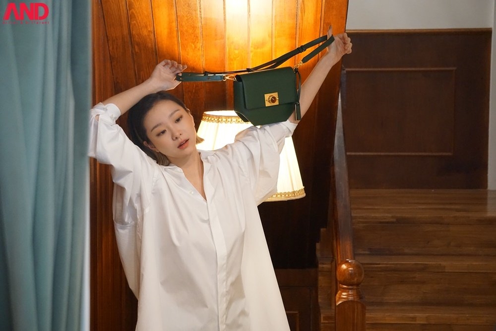 Nữ chính “Itaewon Class” Kim Da Mi vừa xinh vừa ngầu trong bộ ảnh mới