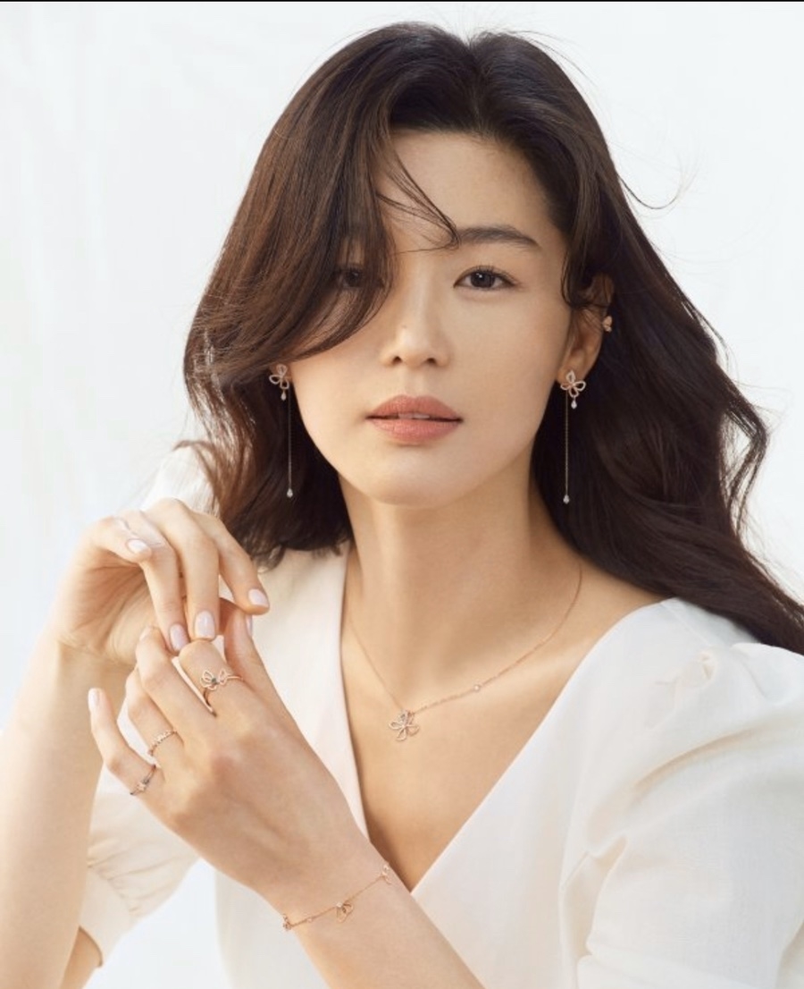 Song Hye Kyo và bí quyết sau làn da mịn màng của các nữ thần xứ Hàn