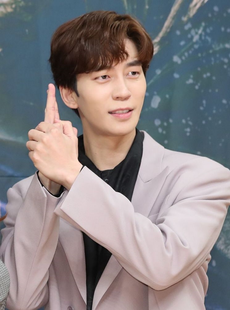 Shin Sung Rok rút vai khỏi drama mới của biên kịch 'The Last Empress'