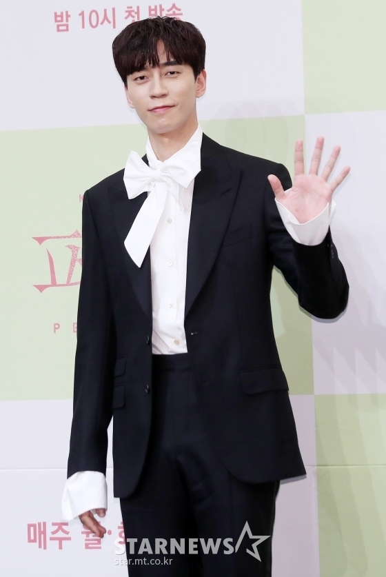 Shin Sung Rok rút vai khỏi drama mới của biên kịch 'The Last Empress'