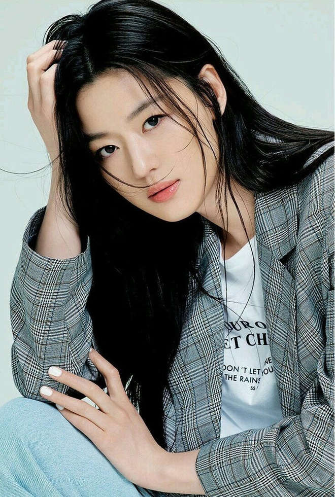 Jun Ji Hyun, Won Bin - Lee Na Young đồng loạt giảm chi phí ...