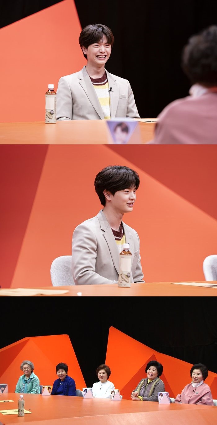 Yook Sung Jae nhận xét về tính cách Gong Yoo và Lee Dong Wook