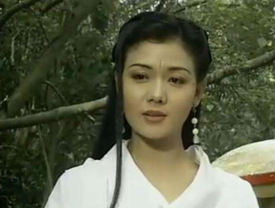 Lê Tư, Y Năng Tịnh... và mỹ nhân Cbiz chịu cảnh 'trọng nam khinh nữ'