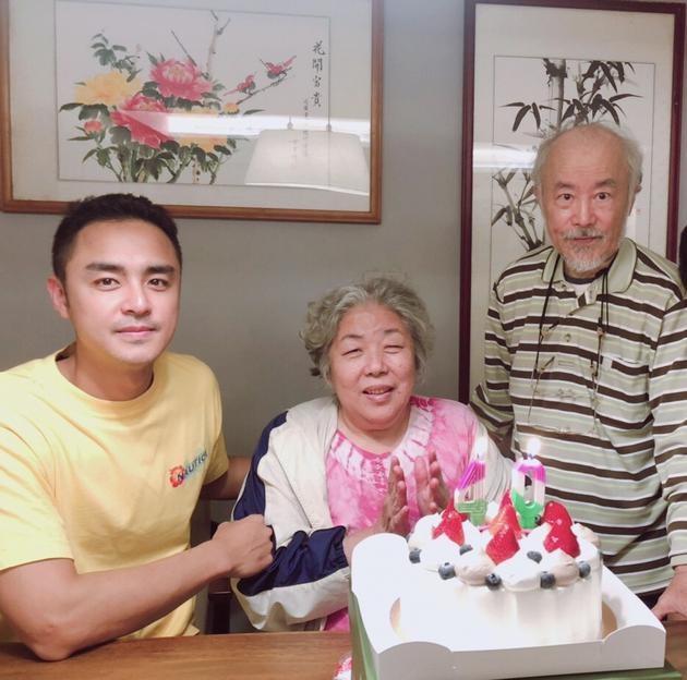 Triệu Lệ Dĩnh, Lâm Y Thần và những tấm gương vượt khó của Cbiz
