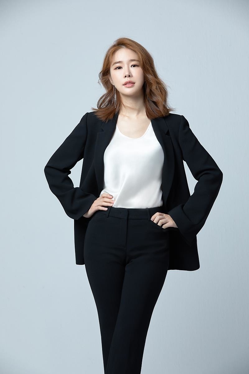 Yoo In Na chia sẻ gây sốc về mẹ bạn trai cũ cuồng con