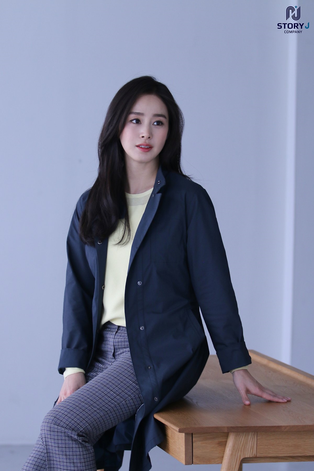 Kim Tae Hee tung bộ ảnh quảng cáo mới cực thanh lịch, duyên dáng