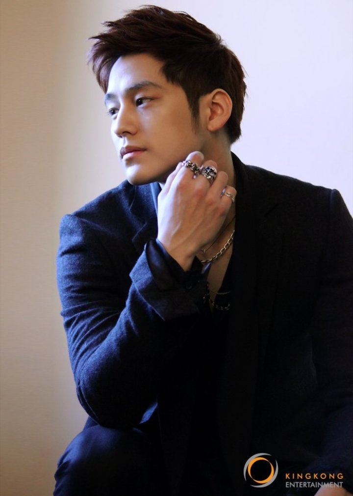 Kim Bum chính thức xuất ngũ sau 2 năm làm nhân viên cộng đồng