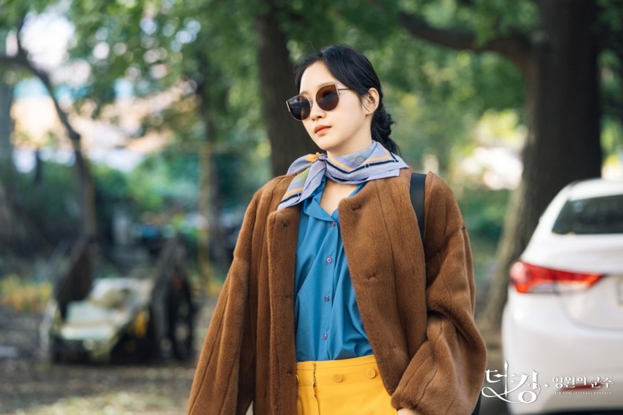 Kim Go Eun tung loạt ảnh đầu tiên trong drama mới đóng cùng Lee Min Ho
