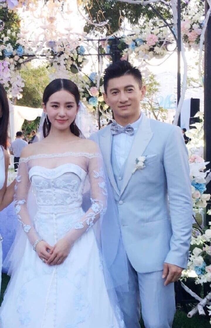 Ngô Kỳ Long bị chê bai già nua, Lưu Thi Thi gây bão vì nhan sắc