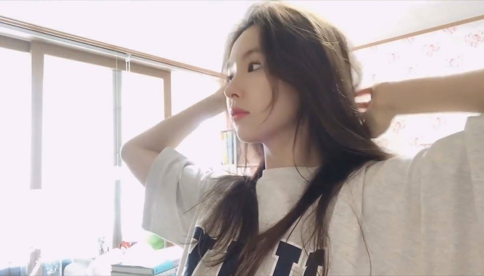 Shin Se Kyung gây 'sốt' với vẻ đẹp tiên tử trong loạt clip Vlog