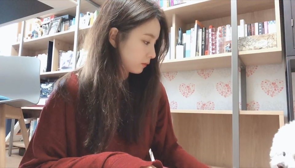 Shin Se Kyung gây 'sốt' với vẻ đẹp tiên tử trong loạt clip Vlog