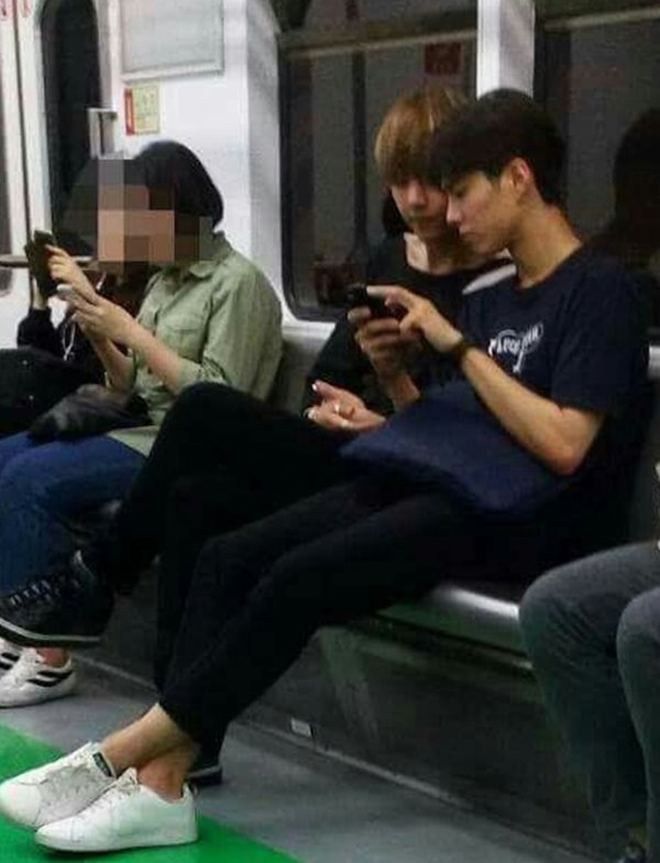 Park Bo Gum vẫn giữ thói quen đi tàu điện ngầm kể từ khi ra mắt