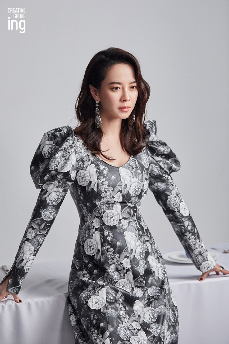 Song Ji Hyo sang chảnh, quyến rũ đầy tự tin trong bộ ảnh mới