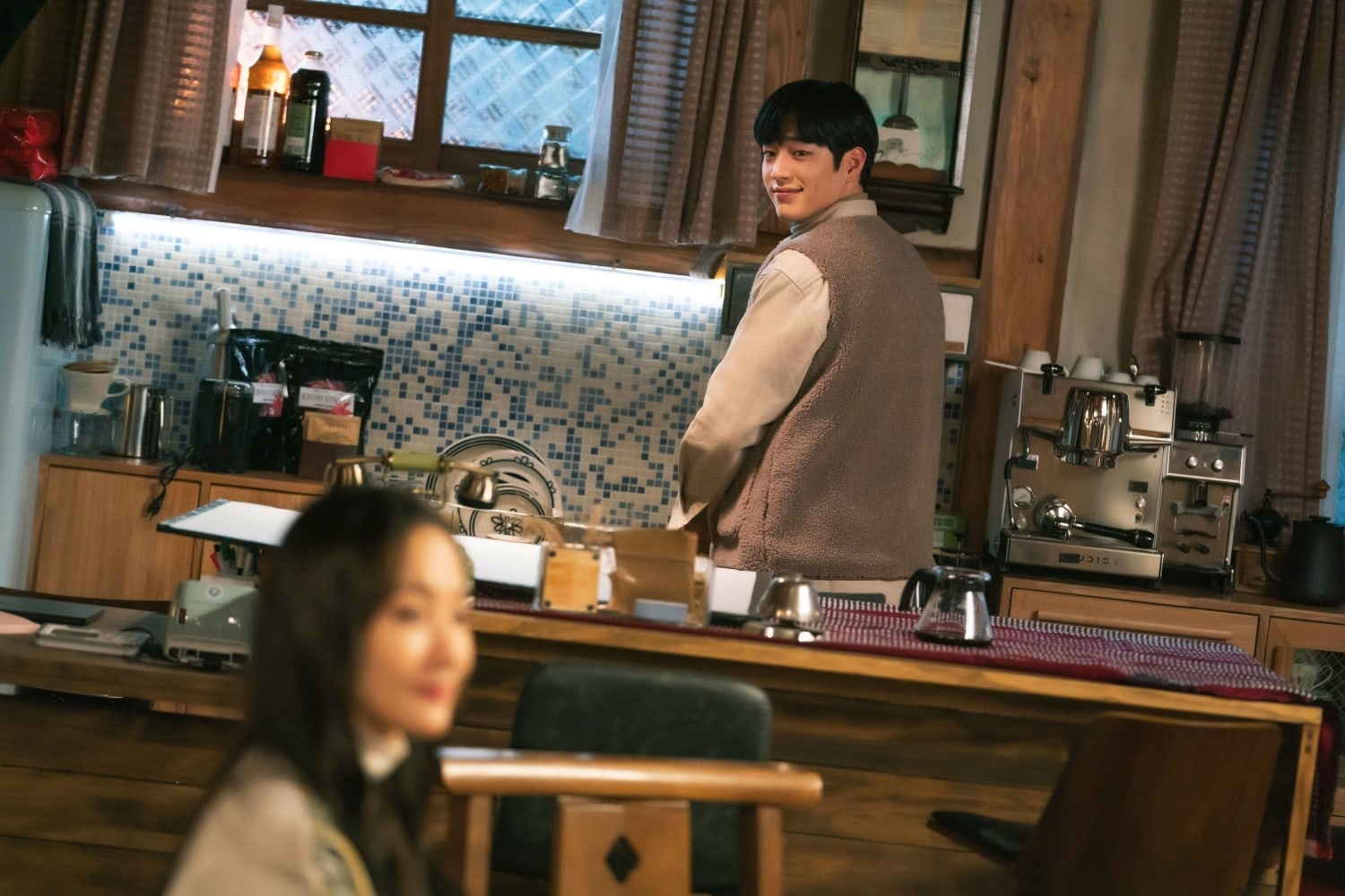 Park Min Young và Seo Kang Joon tung ảnh lãng mạn trong drama mới