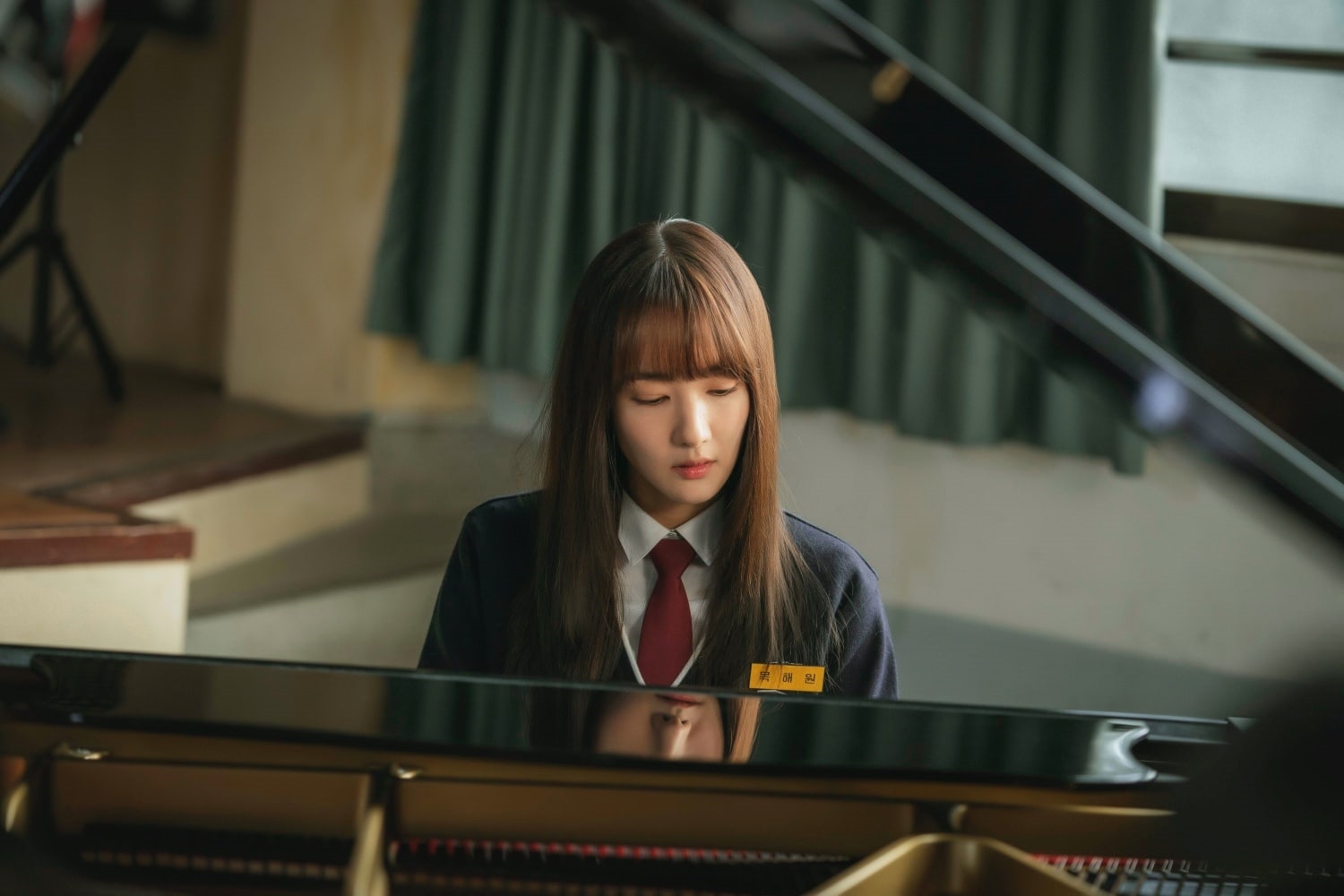 Park Min Young và Seo Kang Joon tung ảnh lãng mạn trong drama mới