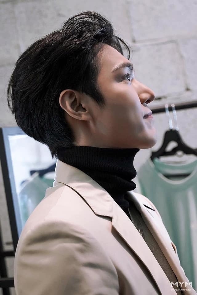 Lee Min Ho tung loạt ảnh mới khoe trọn ngoại hình cực phẩm