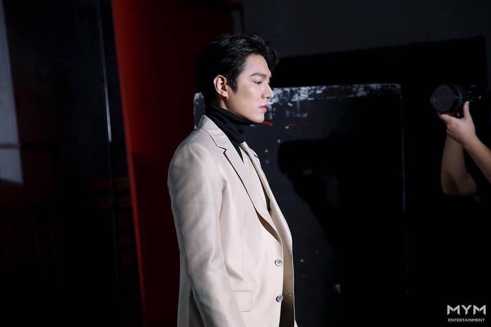 Lee Min Ho tung loạt ảnh mới khoe trọn ngoại hình cực phẩm