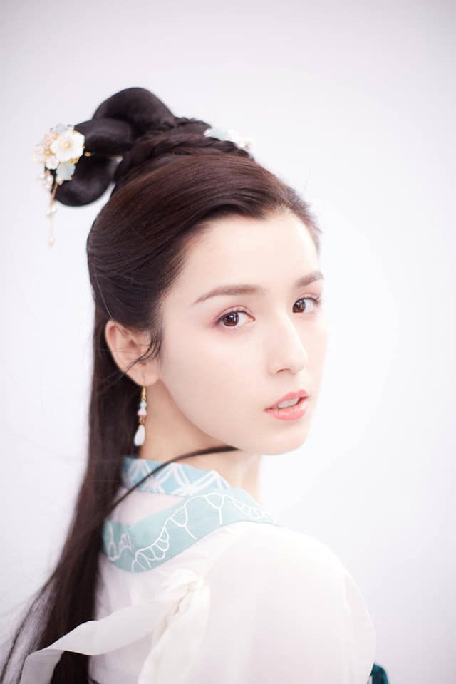Nhiệt Ba, Tưởng Hân và nhan sắc mỹ nhân Tân Cương thay đổi thế nào?