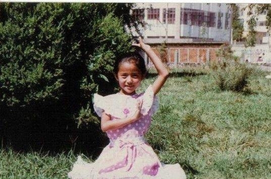 Nhiệt Ba, Tưởng Hân và nhan sắc mỹ nhân Tân Cương thay đổi thế nào?