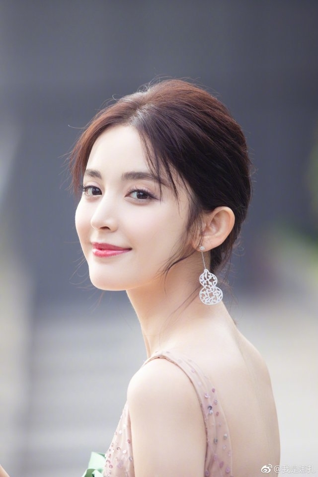 Nhiệt Ba, Tưởng Hân và nhan sắc mỹ nhân Tân Cương thay đổi thế nào?