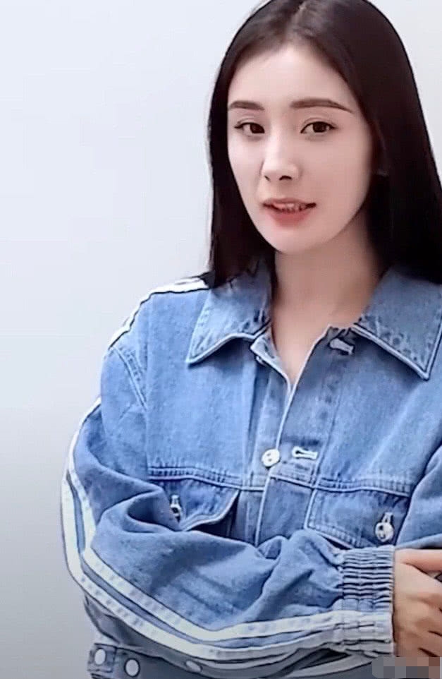 Dương Mịch bị ném đá vì đổi kiểu lông mày thảm họa