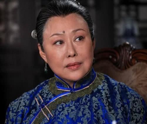 Tôn Lệ và 9 mỹ nhân Hoa ngữ sở hữu khí chất 'chị đại' cực ngầu