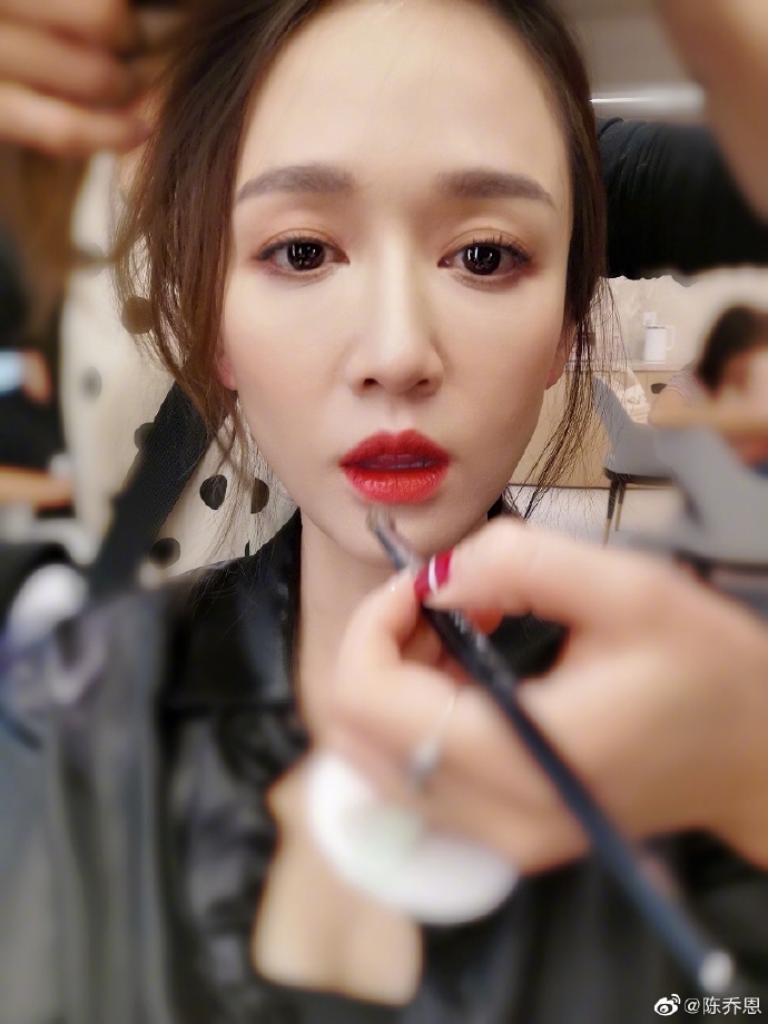 Trần Kiều Ân lộ ảnh mặc váy cưới, sắp làm đám cưới với bạn trai?