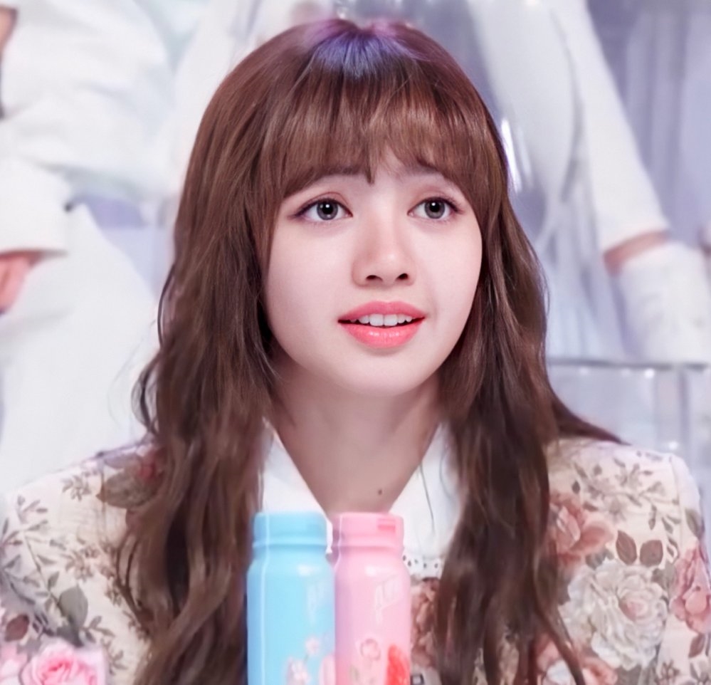 Lisa - Jisoo chứng tỏ nhan sắc nữ thần qua lời của bác sĩ thẩm mỹ