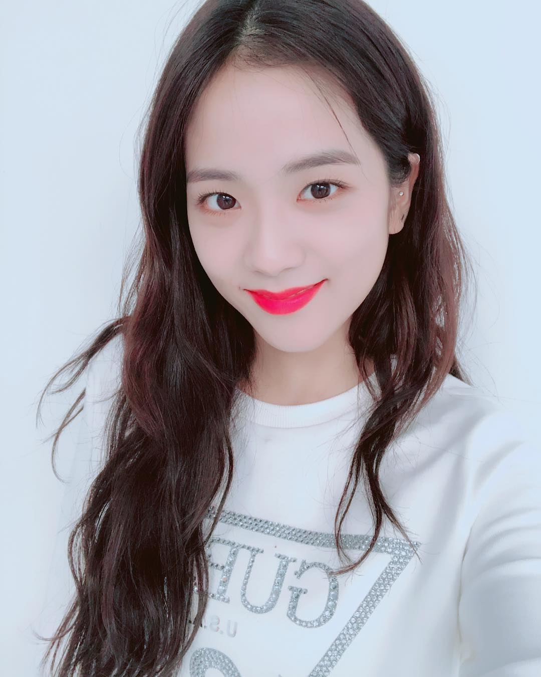 Jisoo cùng bí quyết giúp cho mái tóc dài luôn đẹp và nổi bật