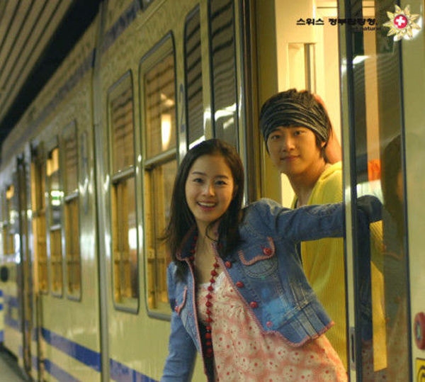 Chị em Kim Tae Hee và Lee Wan gây 'sốt' với những hình ảnh cũ