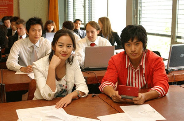 Chị em Kim Tae Hee và Lee Wan gây 'sốt' với những hình ảnh cũ