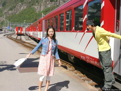 Chị em Kim Tae Hee và Lee Wan gây 'sốt' với những hình ảnh cũ
