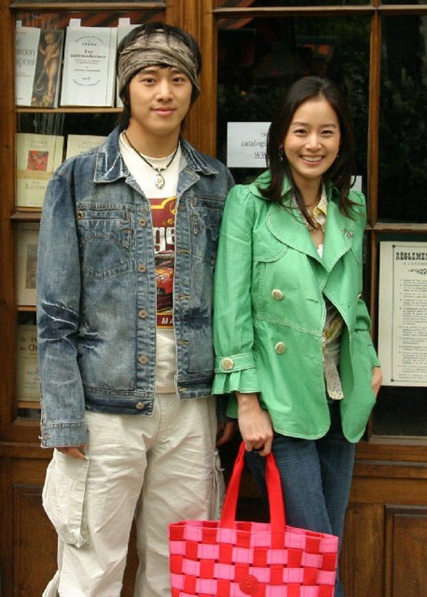 Chị em Kim Tae Hee và Lee Wan gây 'sốt' với những hình ảnh cũ