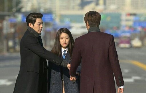 Những drama Hàn có chuyện tình tay ba làm fan bối rối nhất
