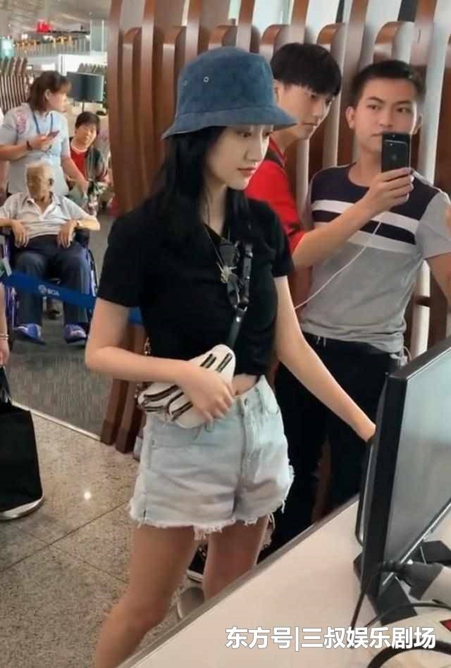 Nhiệt Ba, AngelaBaby và những mỹ nhân Cbiz là 'sát thủ ảnh chụp lén'